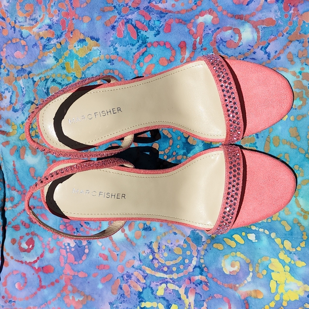 Marc Fisher Suede Heels Coral Size 9